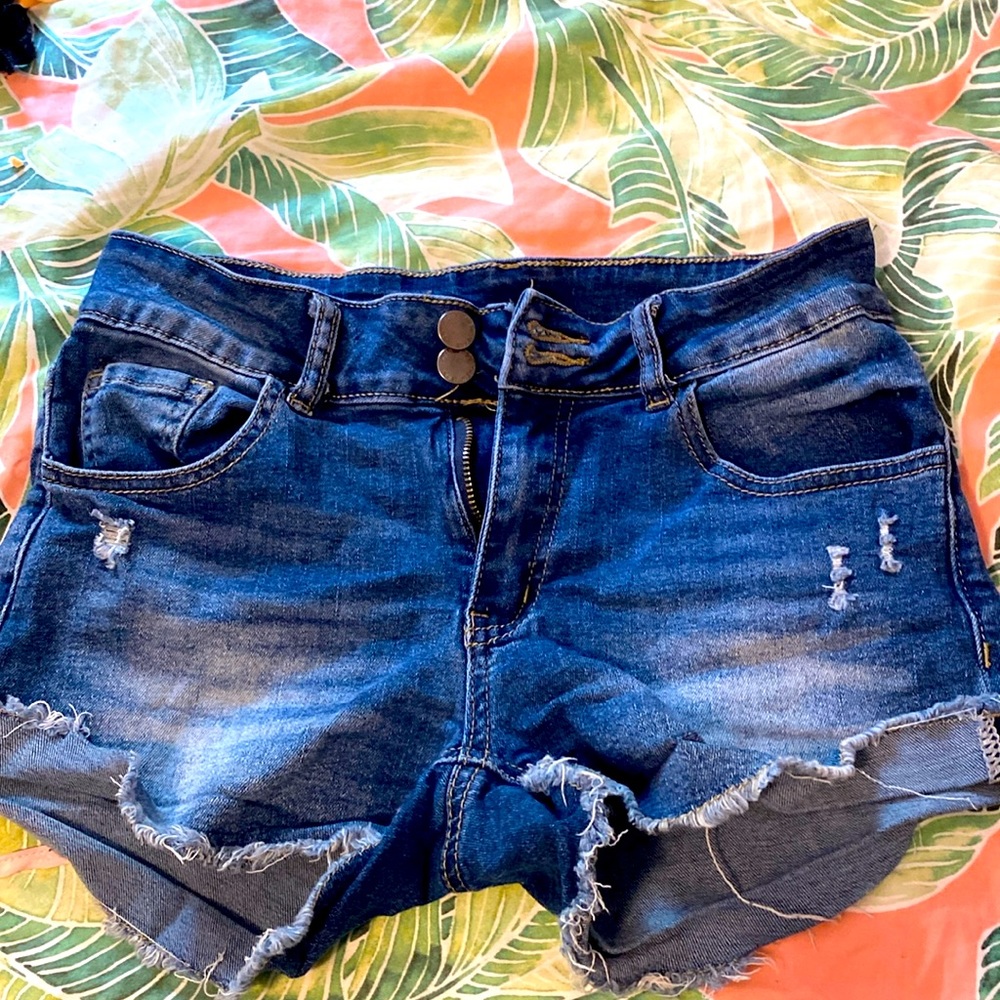low waited two button denim shorts